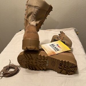 ladies or men’s Military Steel Toe tan leather size 5.5, runs large